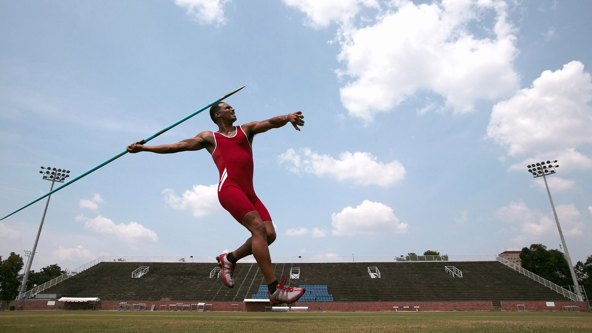 篮球专项体能训练技术创新及实践应用，篮球运动专项体能训练的研究